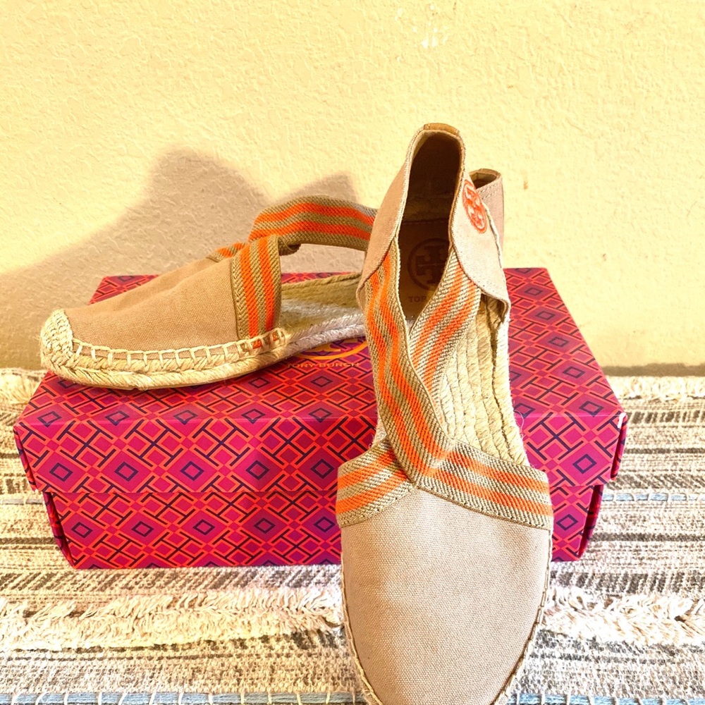 Gently used - Only worn once - Tory Burch Catalina